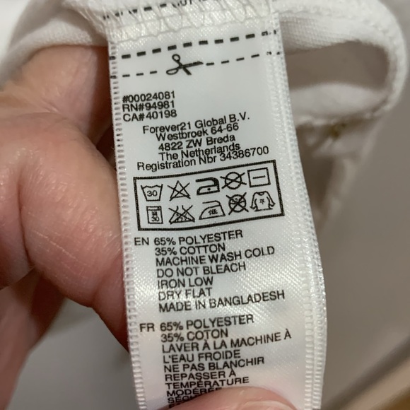 Forever 21 basic essentials white long sleeved shirt, size medium - Picture 3 of 4